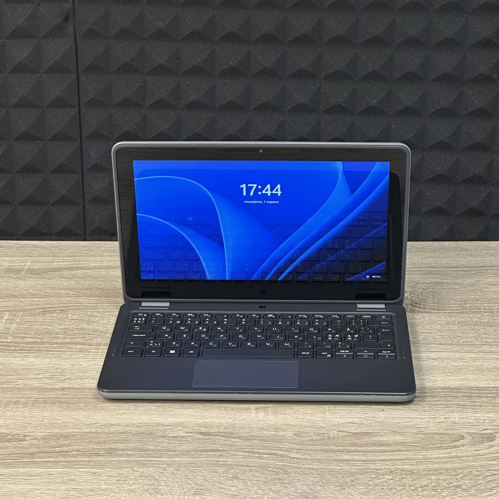 Ноутбук-трансформер Dell Latitude 3120 - Зображення 1