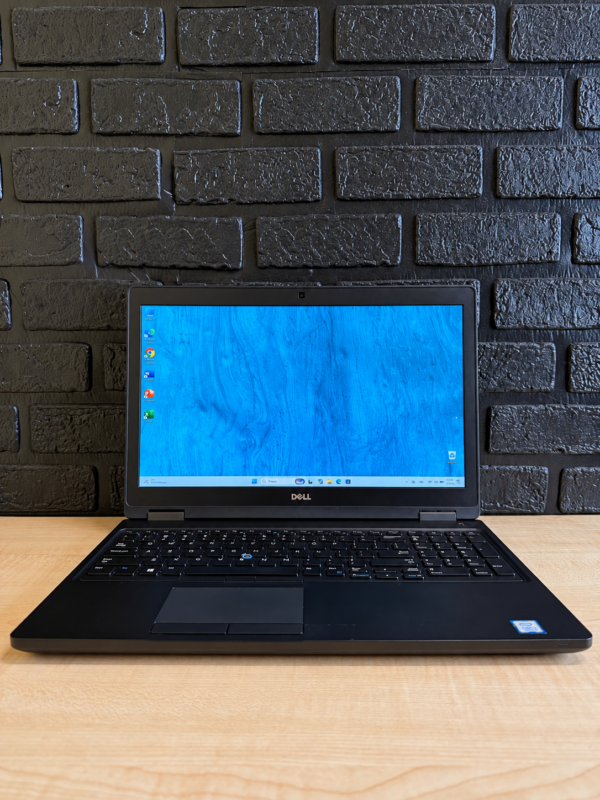 DELL LATITUDE 5590 / i5-8250U / Intel UHD / 8GB / SSD 256GB