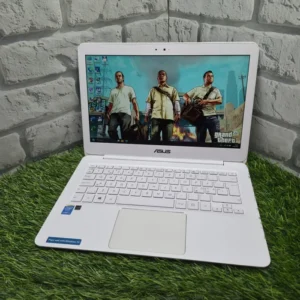 Asus ZenBook UX305F