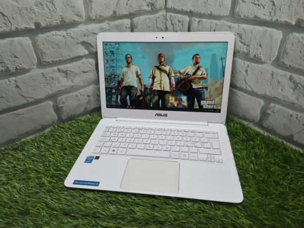 Asus ZenBook UX305F