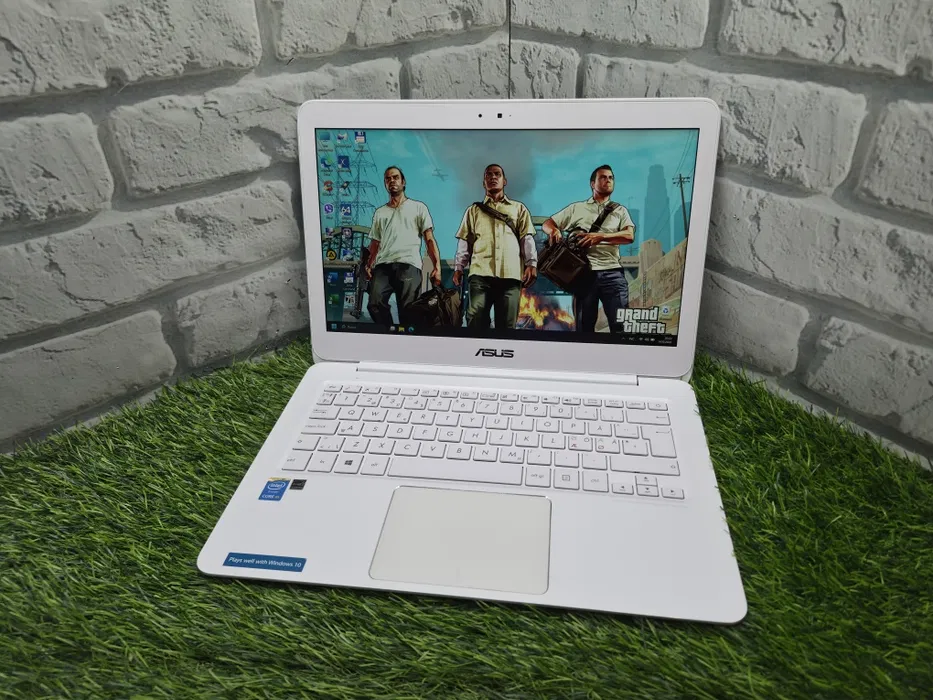 Asus ZenBook UX305F