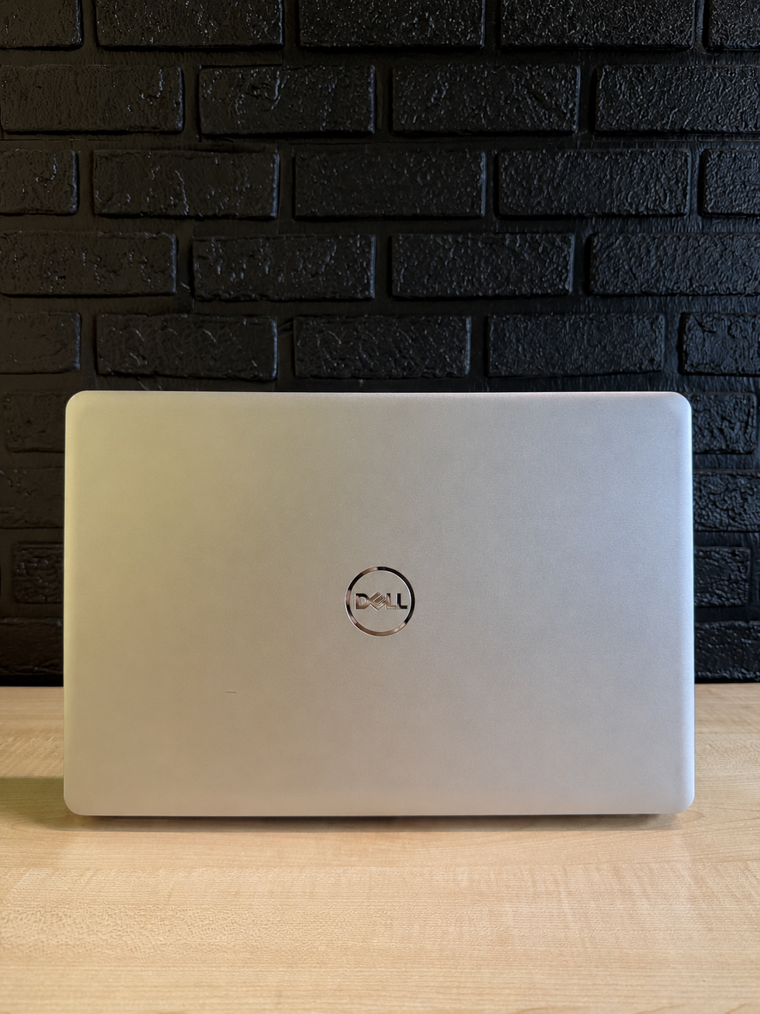 Dell Inspiron 5584 / i5-8265U / 8 GB / 256 GB / FullHD IPS - Зображення 2
