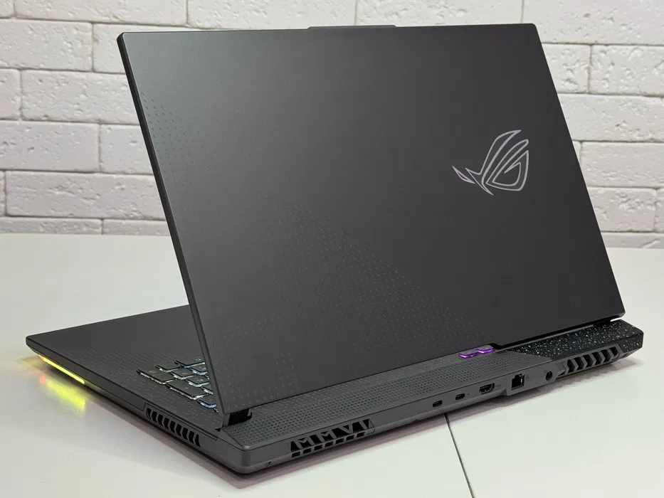Asus ROG Strix G17 Ryzen 9 7845HX RTX 4060 8GB QHD 240Hz — фото 2