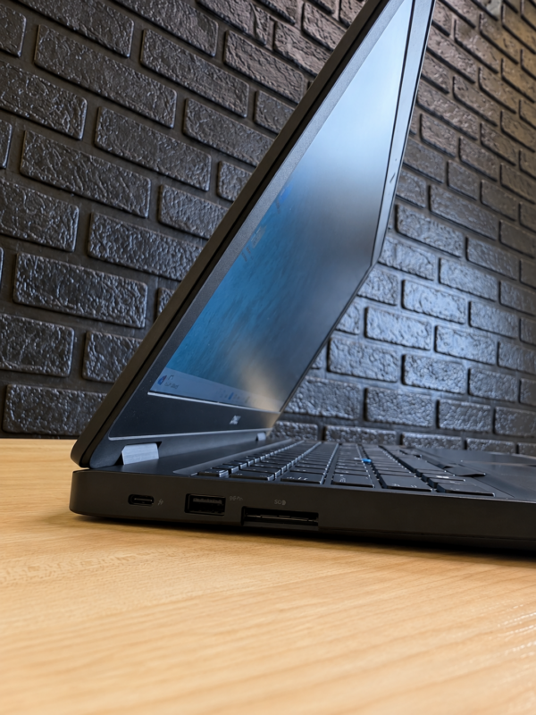 DELL LATITUDE 5590 / i5-8250U / Intel UHD / 8GB / SSD 256GB — фото 6