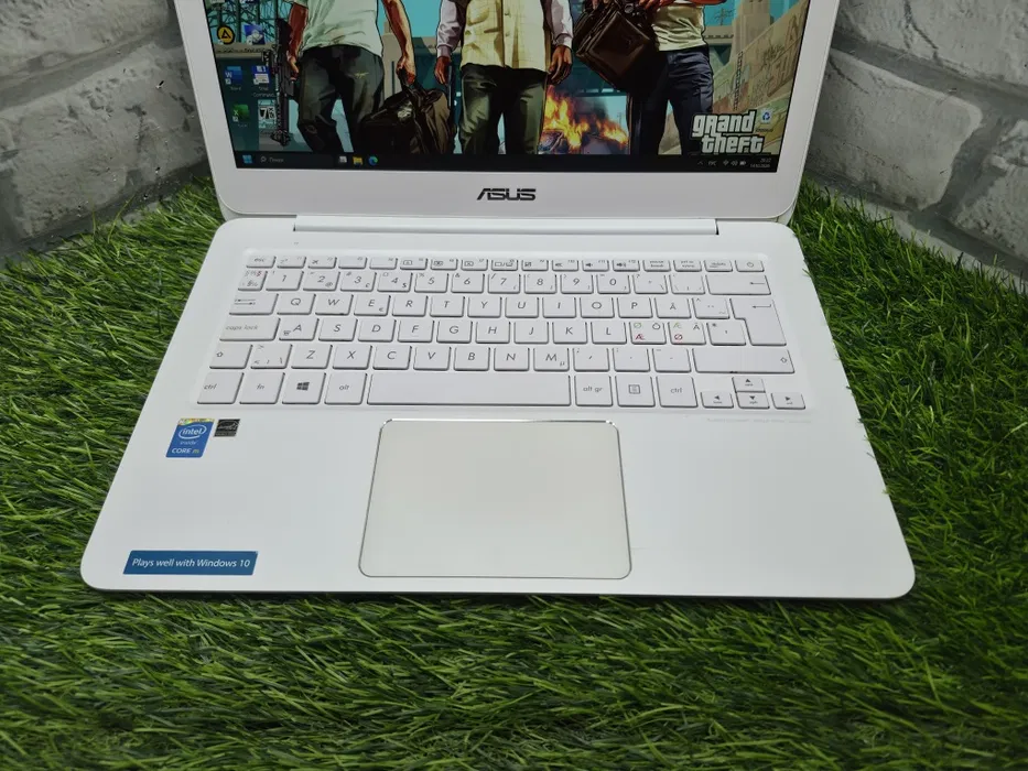 Asus ZenBook UX305F | Core M-5Y10C, 8GB RAM, SSD 256GB, Full HD — фото 4