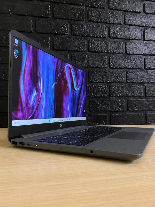 HP 255 G8 Ryzen 5 5500U / 16GB / SSD 256GB / FullHD IPS