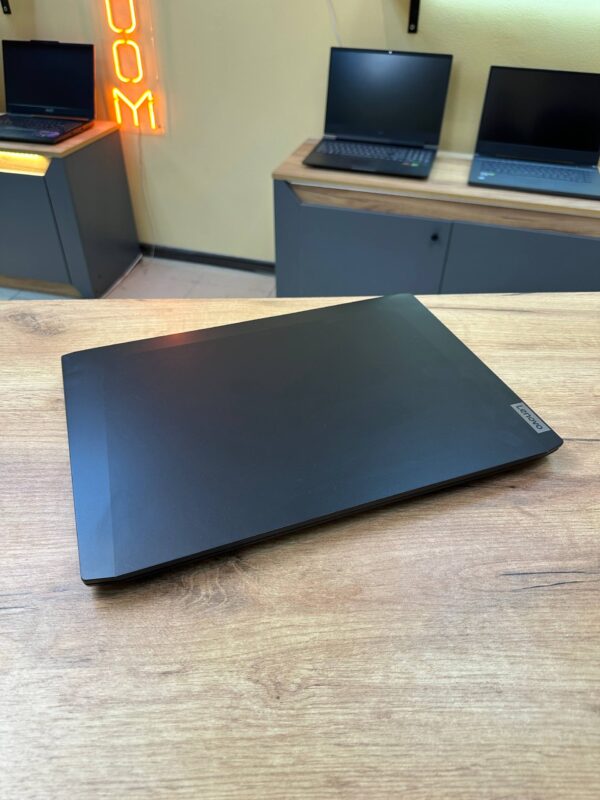 Ігровий ноутбук Lenovo IdeaPad Gaming 3 15IHU6 (ТР)