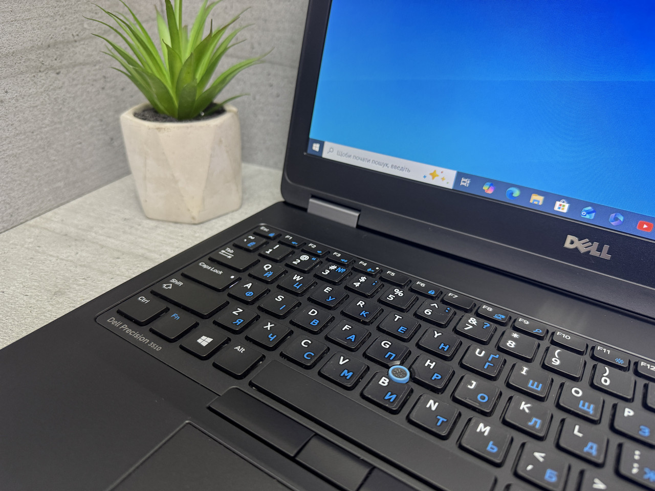 Dell Precision 3510 / i7-6700HQ / Radeon R9 M360 / 8GB / SSD 250GB — фото 2