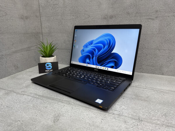 Dell 5400 / i5-8365u / Intel UHD / 8GB / SSD 128GB