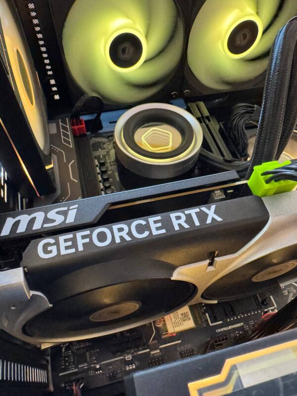 ПК "Strong Qube" / Ryzen 5 8400F / RTX5060 / 32GB DDR5 (ТР)