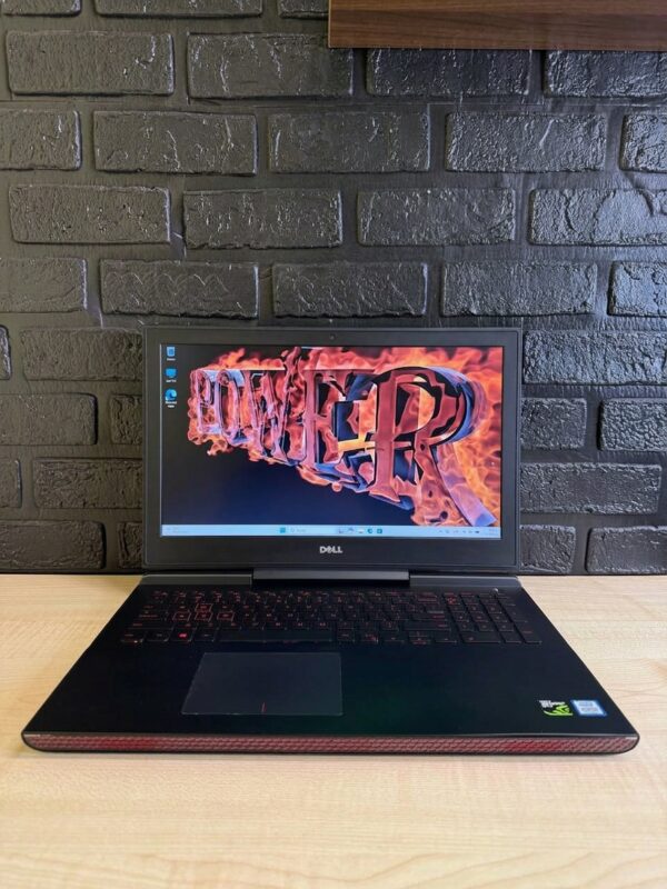 DELL INSPIRON GAMING 15 / i5-7300HQ / GTX 1050 TI / 12GB / SSD 256GB / 60Hz