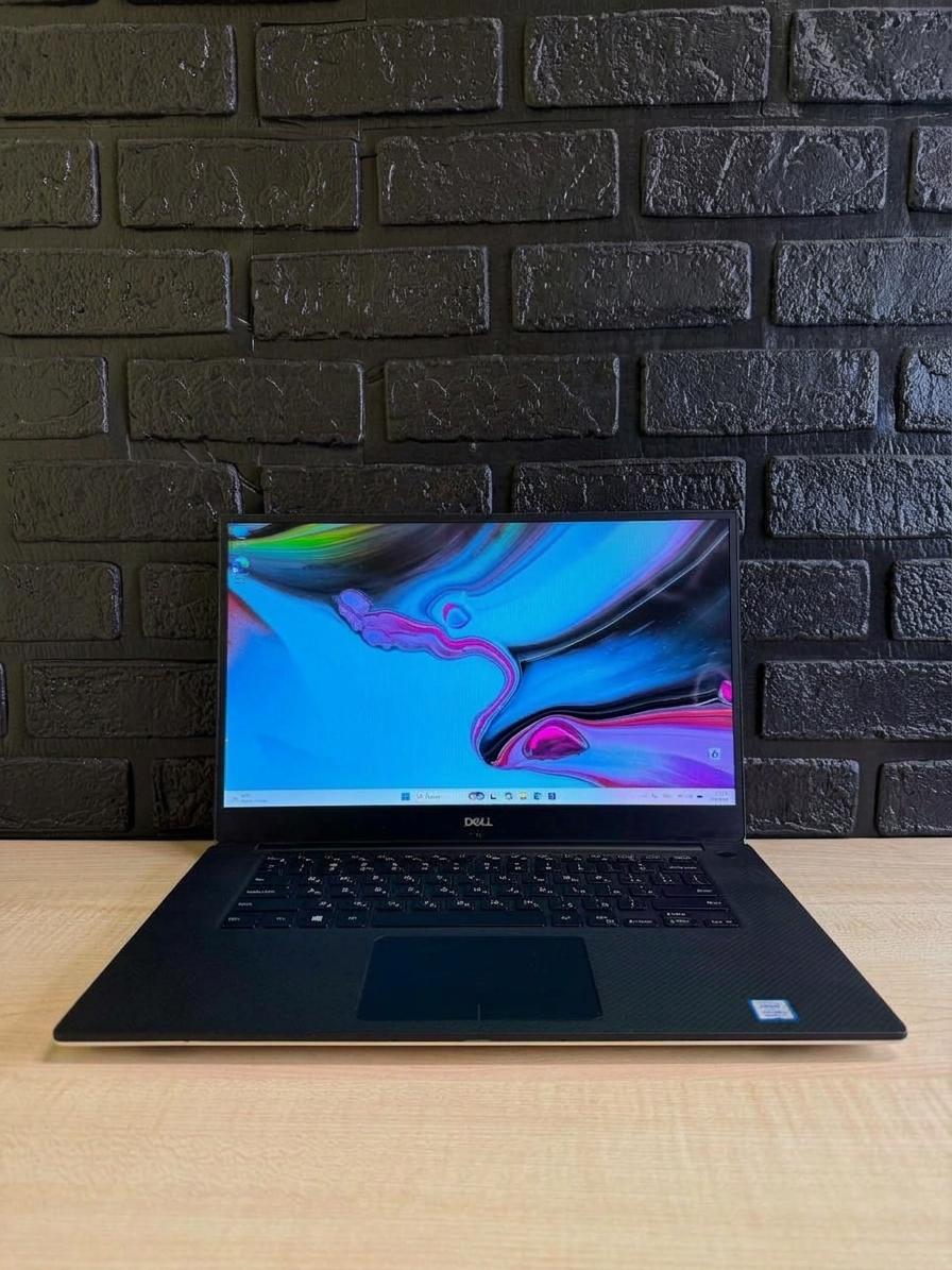 Dell XPS 15 7590