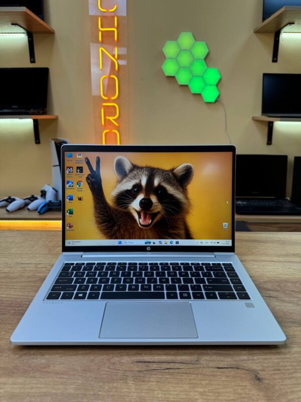 HP ProBook 440 G8 / i5-1135G7 / 8GB RAM / 256GB SSD / Iris Xe / 14" FHD IPS (ТР)
