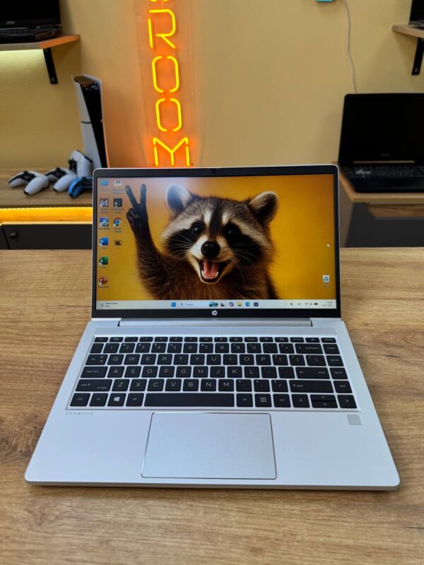 HP ProBook 440 G8 / i5-1135G7 / 8GB RAM / 256GB SSD / Iris Xe / 14" FHD IPS (ТР)