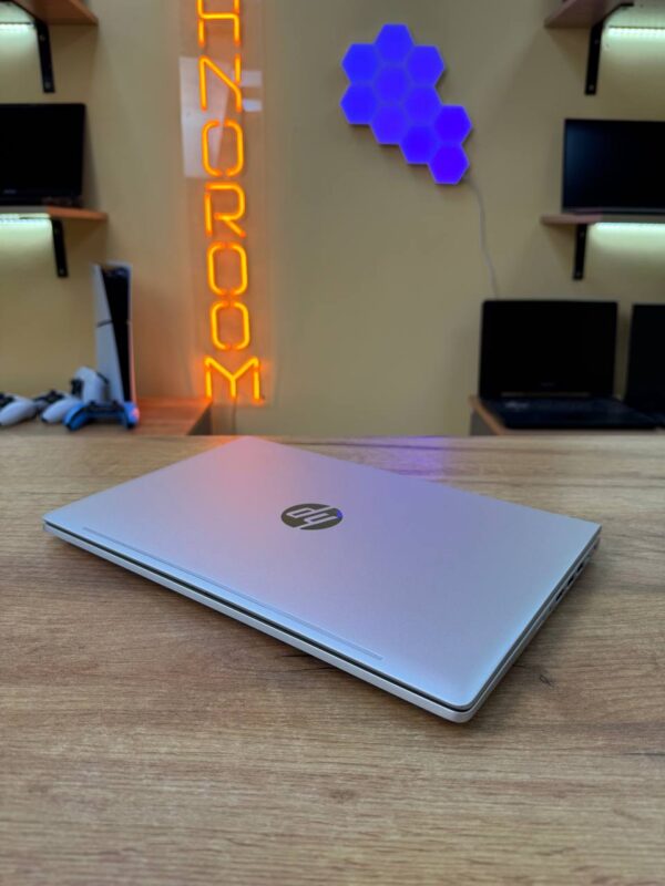 HP ProBook 440 G8 / i5-1135G7 / 8GB RAM / 256GB SSD / Iris Xe / 14" FHD IPS (ТР)