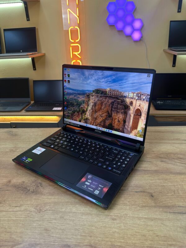 MSI Raider GE68 HX 14V / i9-14900HX / RTX 4080 / 16GB / SSD 1TB / 16" 4K miniLED 120Hz (ОV)