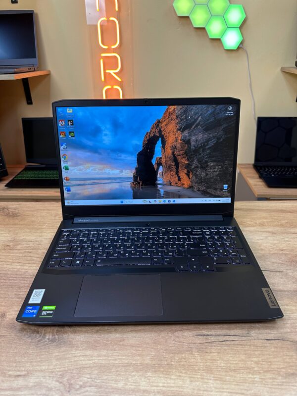 Lenovo IdeaPad Gaming 3 15IHU6