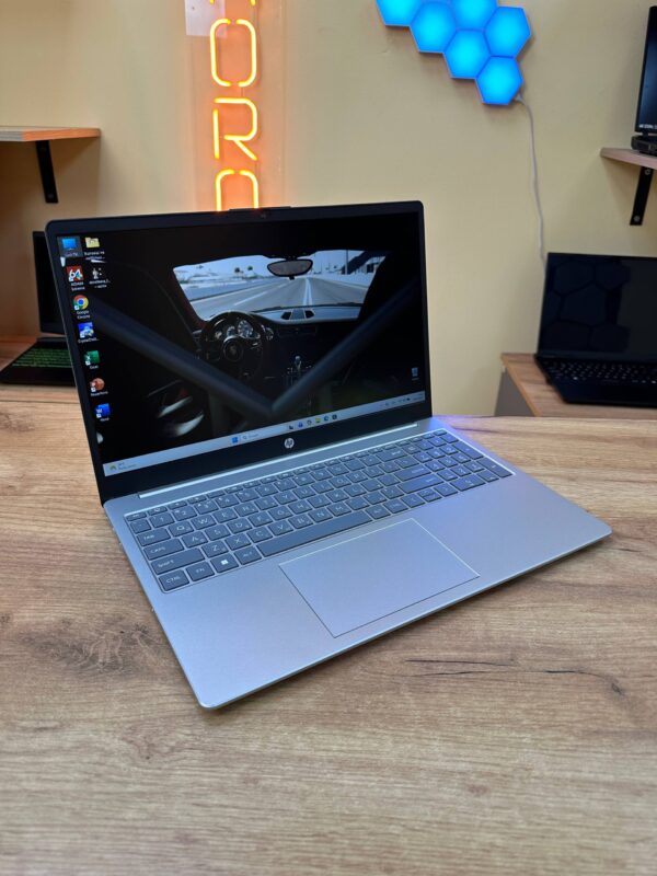 HP Laptop 15-fc0093dx Ryzen 5 7520U 16/256GB — фото 3