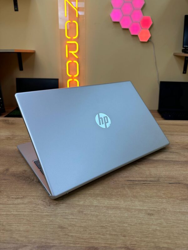 HP Laptop 15-fc0093dx Ryzen 5 7520U 16/256GB — фото 5