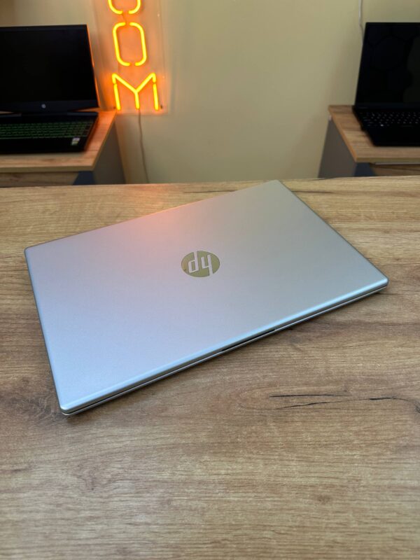 HP Laptop 15-fc0093dx Ryzen 5 7520U 16/256GB — фото 8