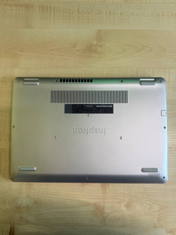 Dell Inspiron 5584 / i5-8265U / 8 GB / 256 GB / FullHD IPS