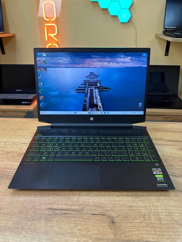 HP Pavilion Gaming 15-ec2504nw