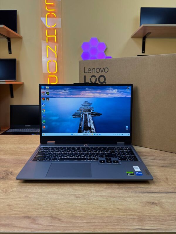 Lenovo LOQ 15IAX9