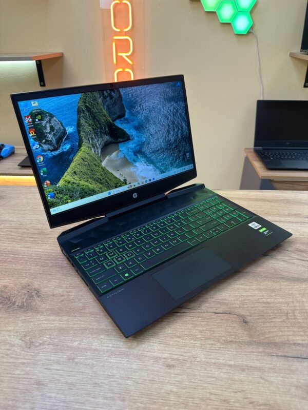 HP Pavilion Gaming 15-dk1043nw / i5-10300H / GTX 1660 Ti / 16GB RAM / 512GB SSD