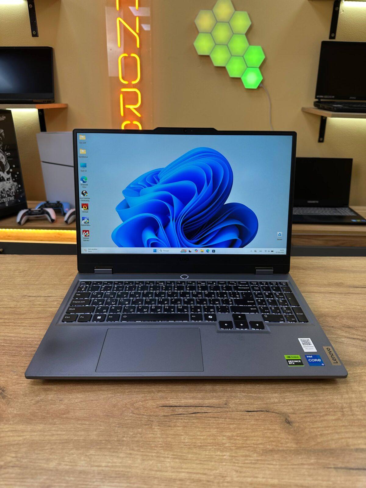 Lenovo LOQ 15 IAX9E