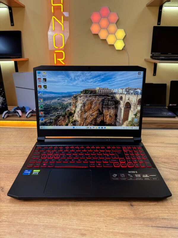 Acer Nitro 5 створений для комфортного геймінгу, навчання та повсякденної роботи завдяки Core i5-11400H, RTX 3050 Ti та IPS-екрану 144 Гц. Цей ноутбук у дуже доброму стані та після повного тестування доступний у ТехноРум.