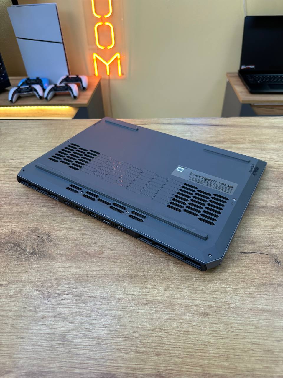 Lenovo LOQ 15 IRX10 i5-13450HX RTX 5050 8GB 16GB 512GB 144Hz — фото 8