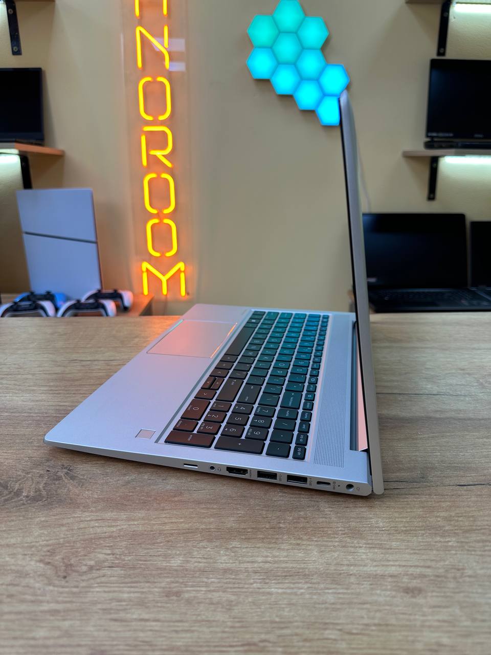 HP ProBook 450 G9 / i5-1235U / 8GB / SSD 256GB / Iris Xe / 15.6” IPS — фото 5
