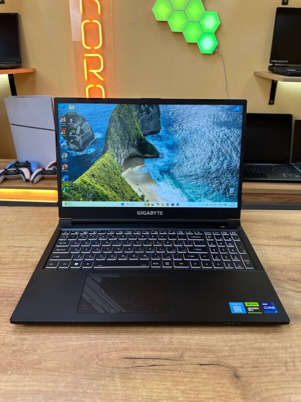 GIGABYTE G5 KF5