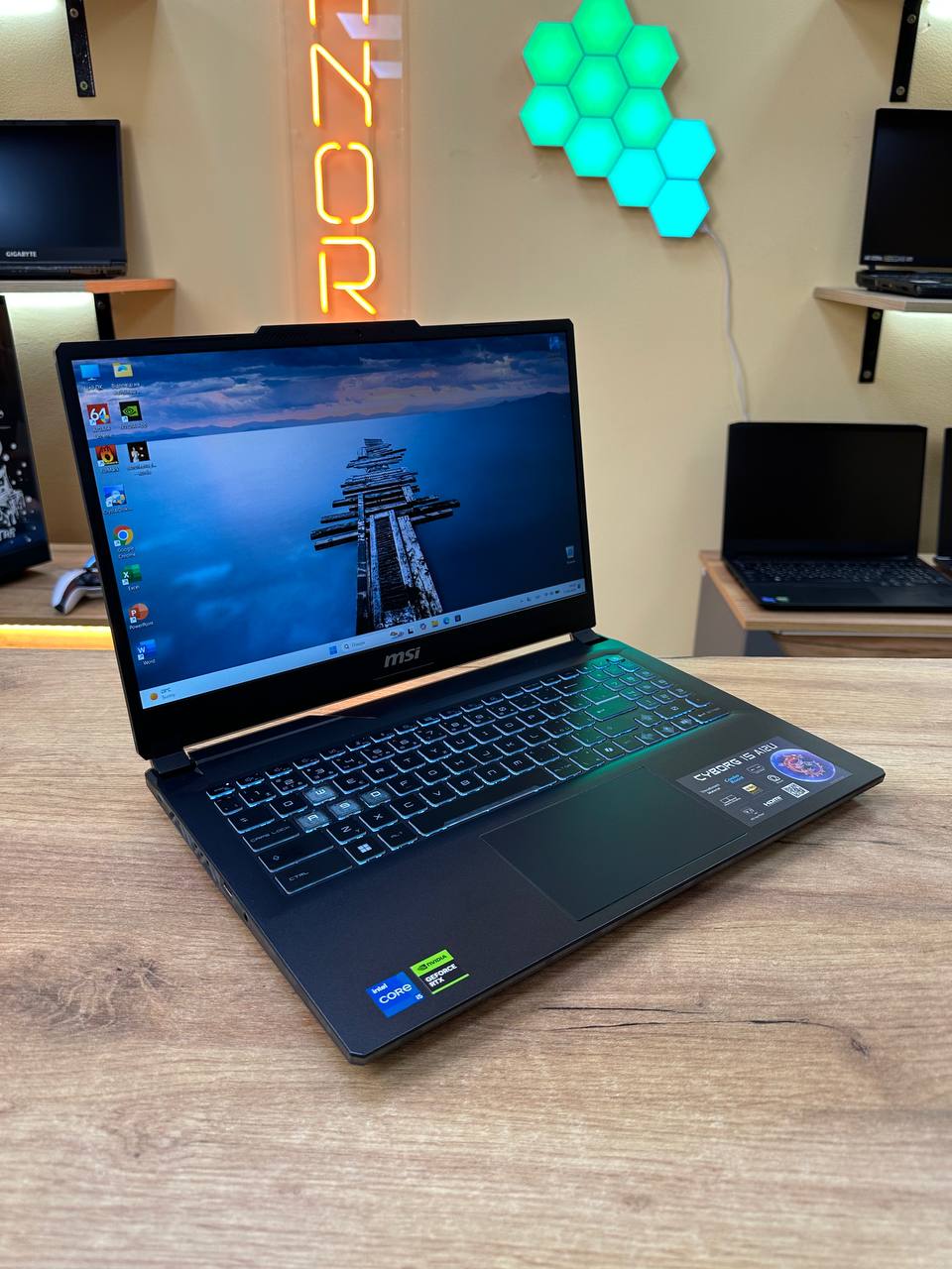 MSI Cyborg 15 A12UC / i5-12450H / RTX 3050 / 16GB DDR5 / SSD 512GB / 144Hz — фото 3
