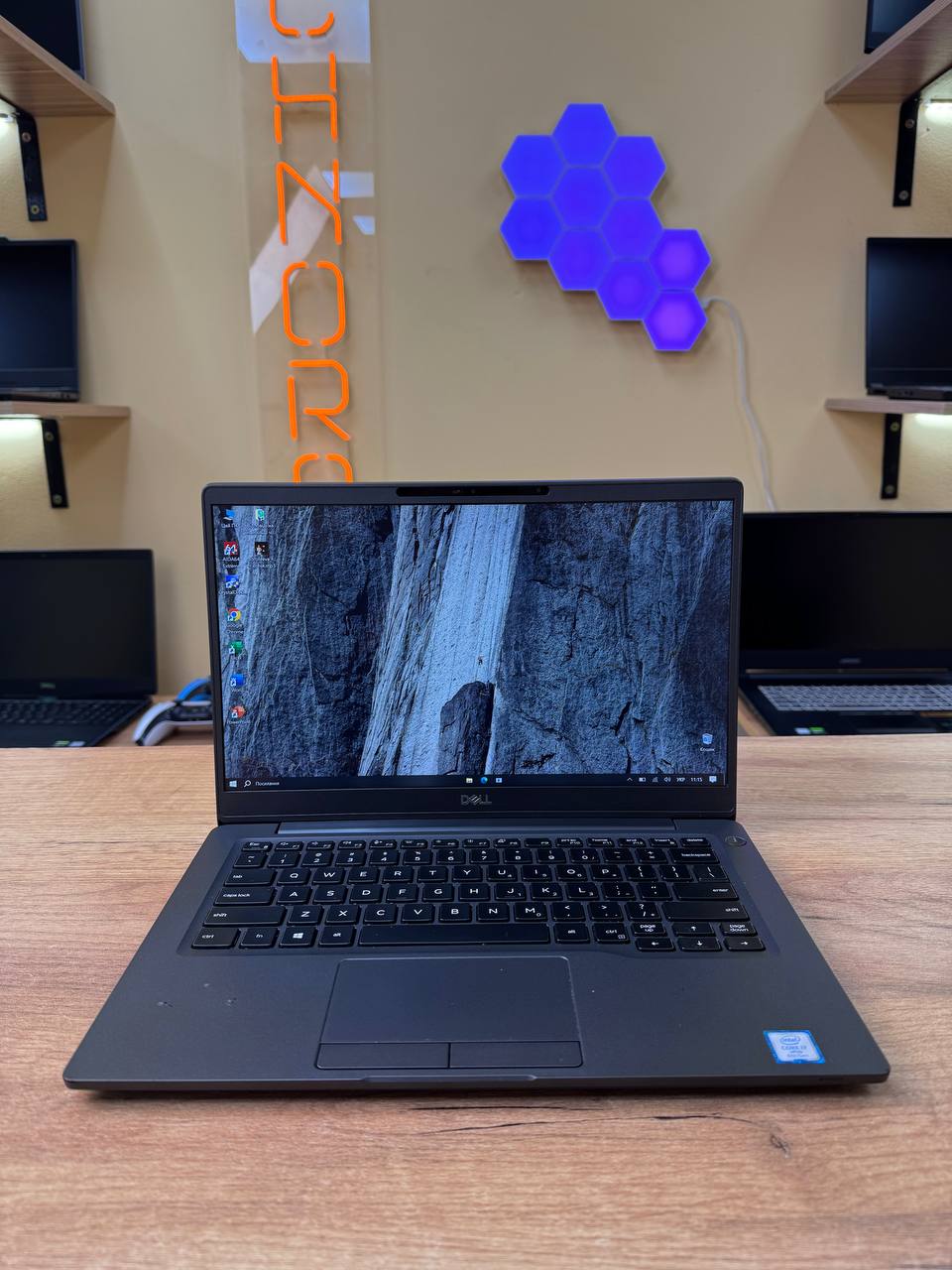 Dell Latitude 7300