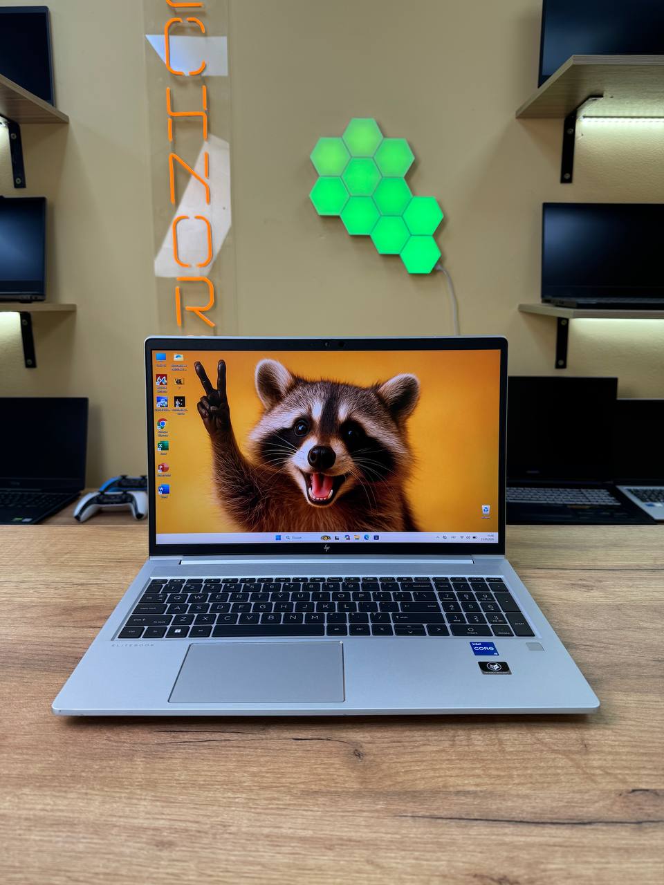 HP EliteBook 650 G9 / Core i5-1235U / 8GB / 256GB SSD / 15.6″ FHD IPS