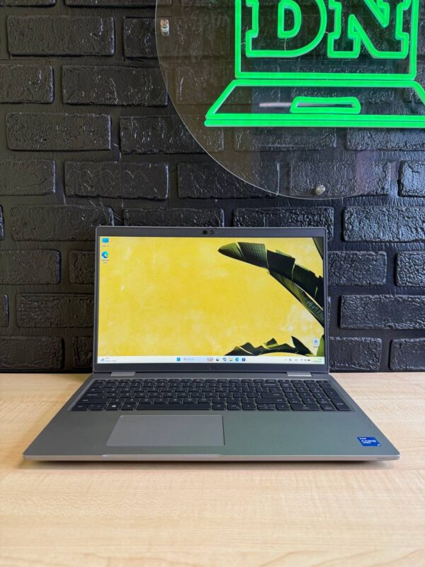 DELL LATITUDE 5520 / Intel Iris Xe / 16GB / SSD 256GB
