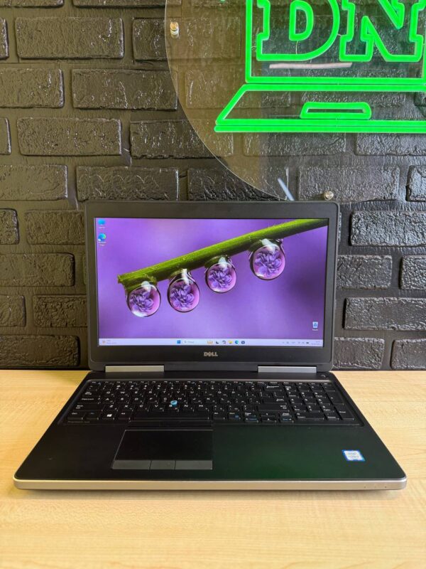 DELL PRECISION 7520 / i7-7700HQ / Intel HD 630 / 16GB / SSD 512GB