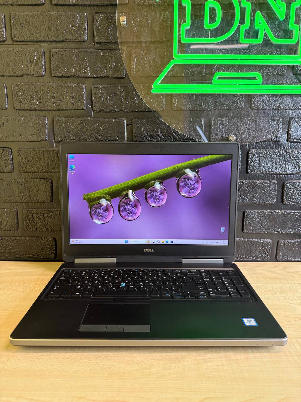 DELL PRECISION 7520 / i7-7700HQ / Intel HD 630 / 16GB / SSD 512GB