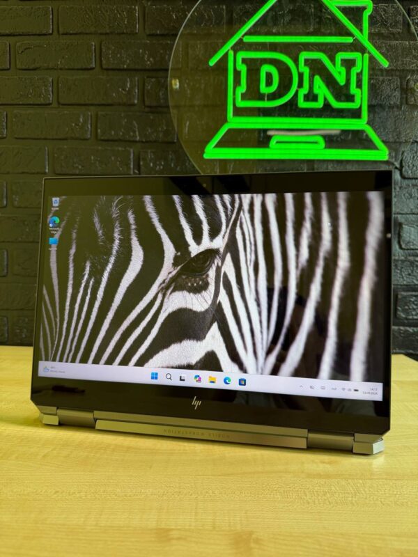 HP ZBOOK STUDIO X360 G5 / i7-8750H / 16GB / SSD 512GB