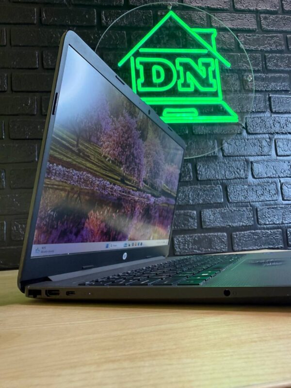 HP 250 G8 / Intel Iris Xe / 16GB / SSD 256GB — фото 4