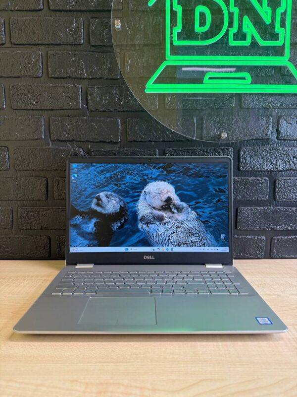 DELL INSPIRON 5584 / i5-8265U / Intel HD 620 / 8GB / SSD 256GB