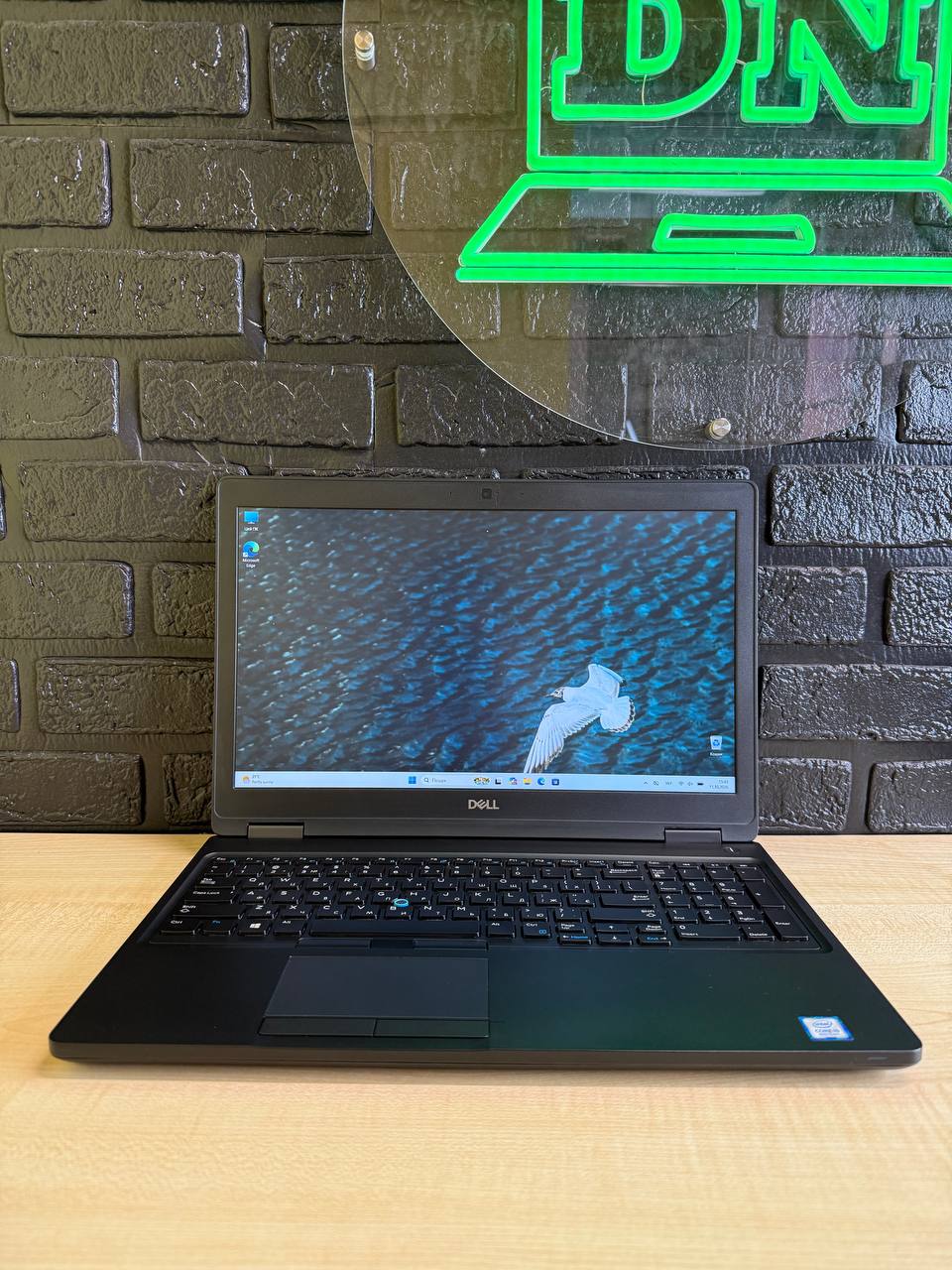 DELL LATITUDE 5590 / i5-8250U / Intel HD 620 / 8GB / SSD 256GB