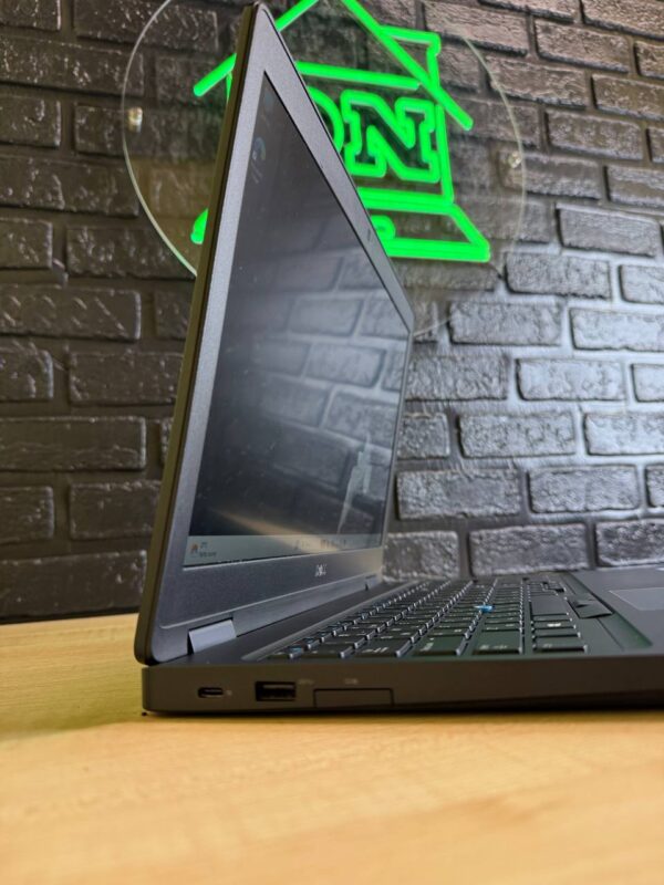 DELL LATITUDE 5590 / i5-8250U / Intel HD 620 / 8GB / SSD 256GB — фото 5