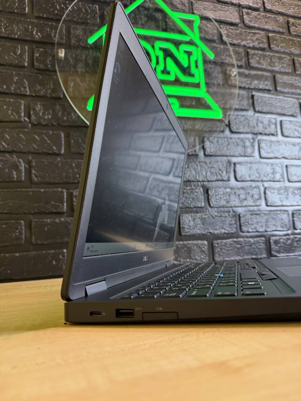 DELL LATITUDE 5590 / i5-8250U / Intel HD 620 / 8GB / SSD 256GB — фото 5