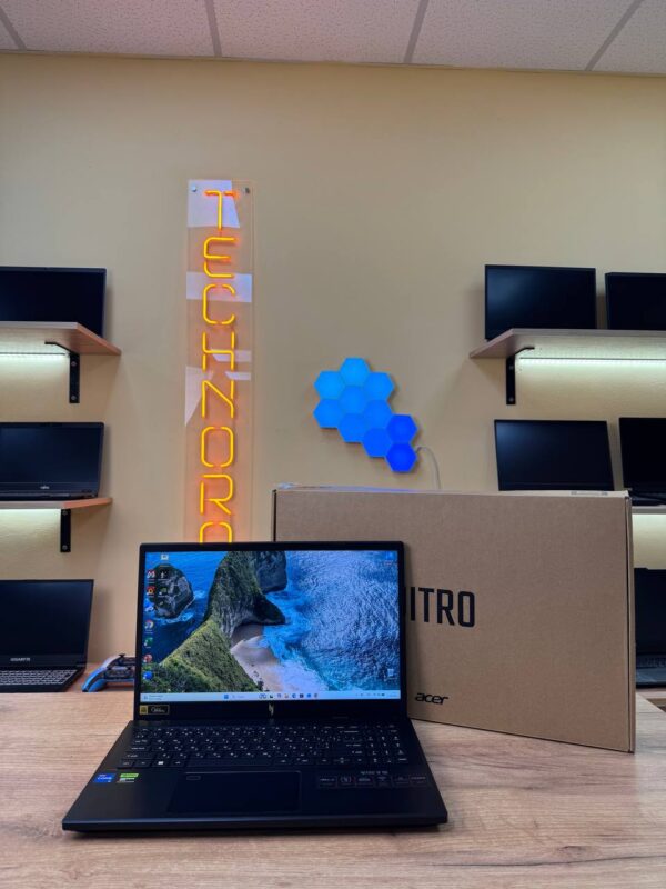Acer Nitro V 15 / i5-13420H / RTX 3050 / 16GB / SSD 512GB / 144Hz