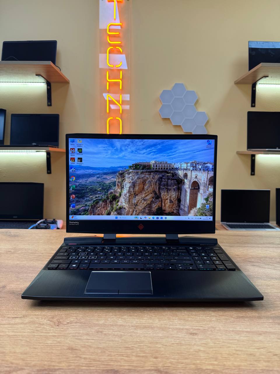 HP OMEN 15 / i5-9300H / GTX 1650 / 12GB / Накопичувачі 1256GB / 144Hz