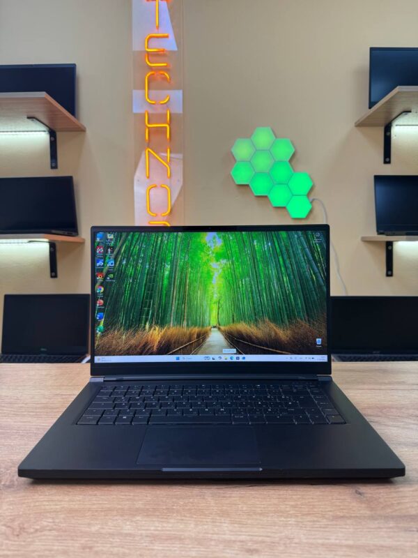 XMG FASHION 15 / i7-11800H / RTX 3070 / 16GB / SSD 512GB / 165Hz