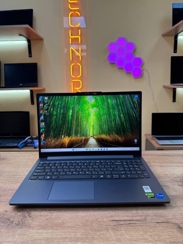 Lenovo LOQ 15 / i5-12450HX / RTX 3050 / 16GB / SSD 512GB / 144Hz