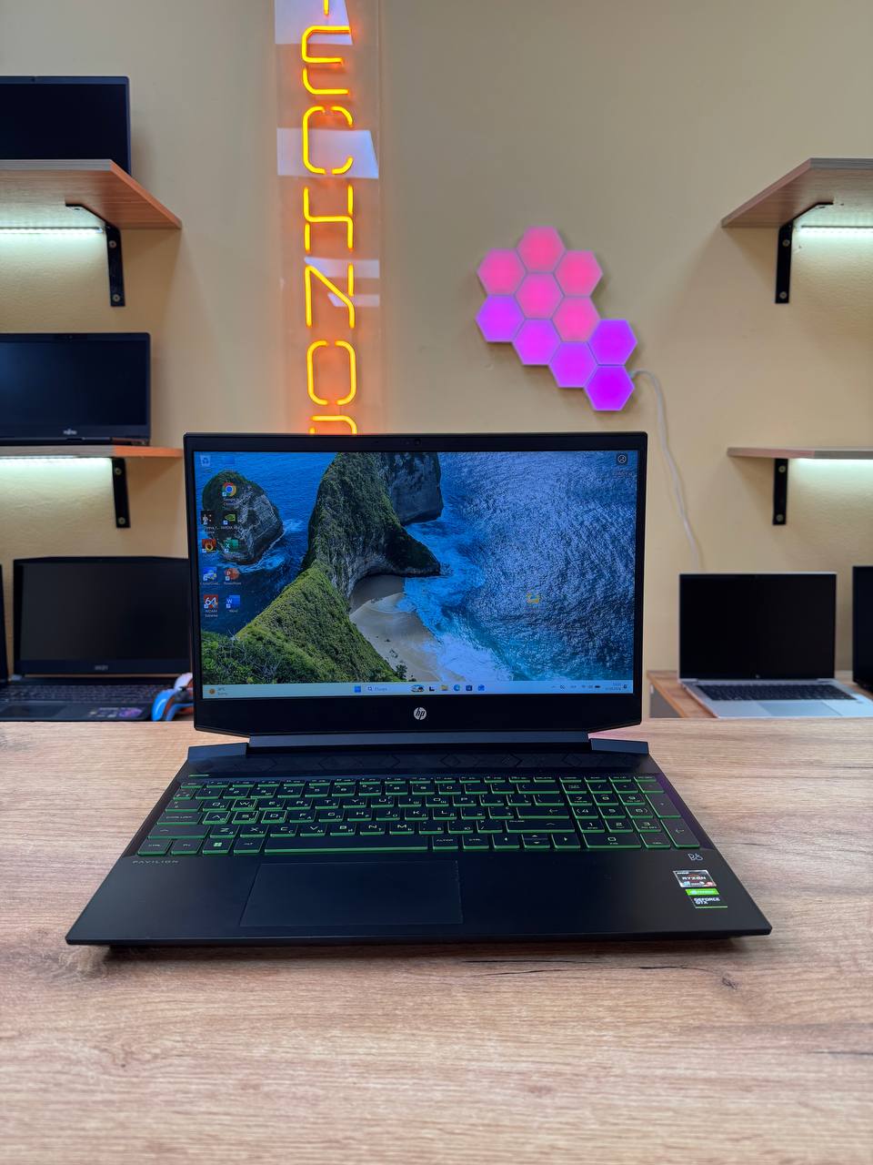 HP Pavilion 15 / Ryzen 5 5600H / GTX 1650 / 12GB / SSD 512GB / 60Hz